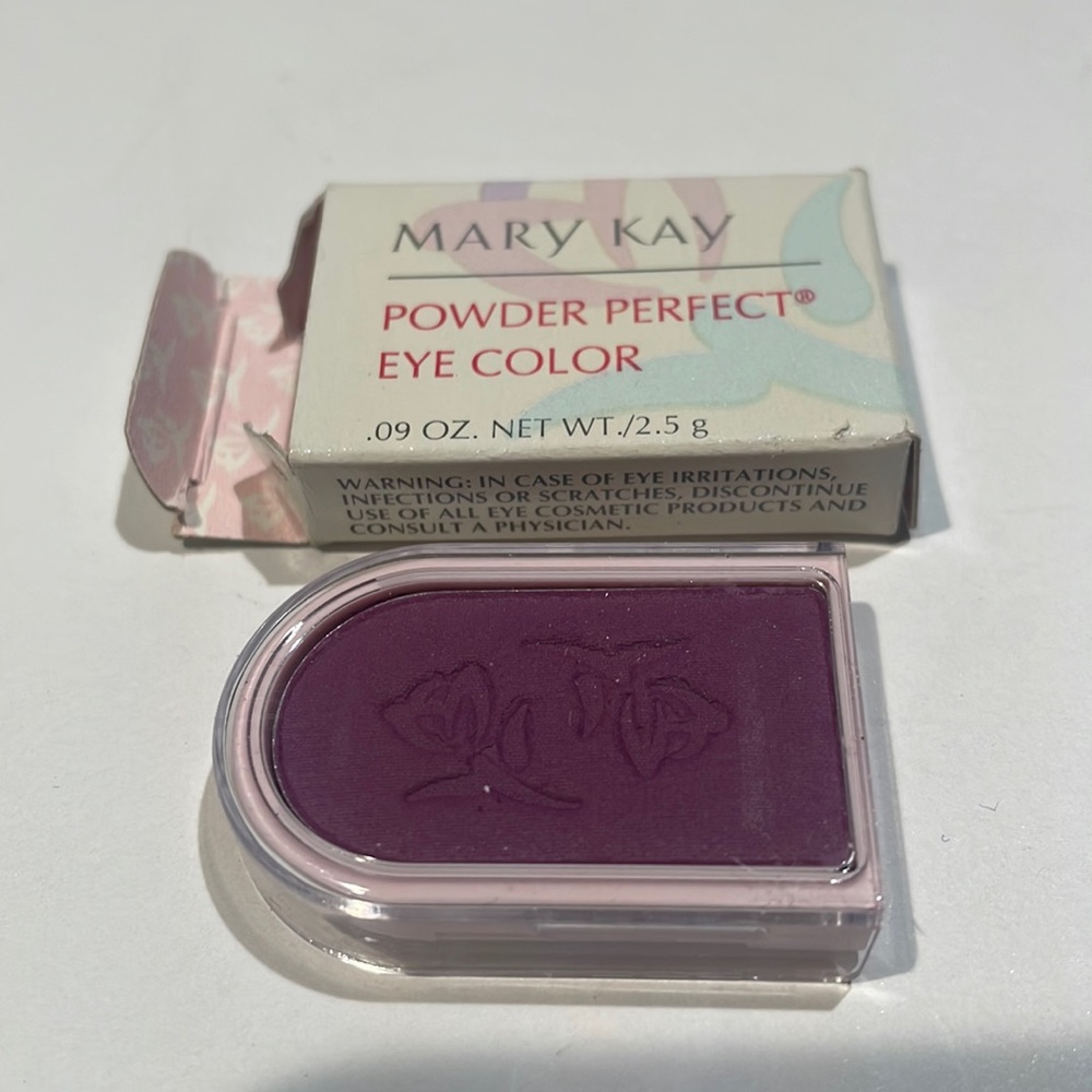 NWT Mary Kay Powder Perfect Eye Color - Vibrant Violet